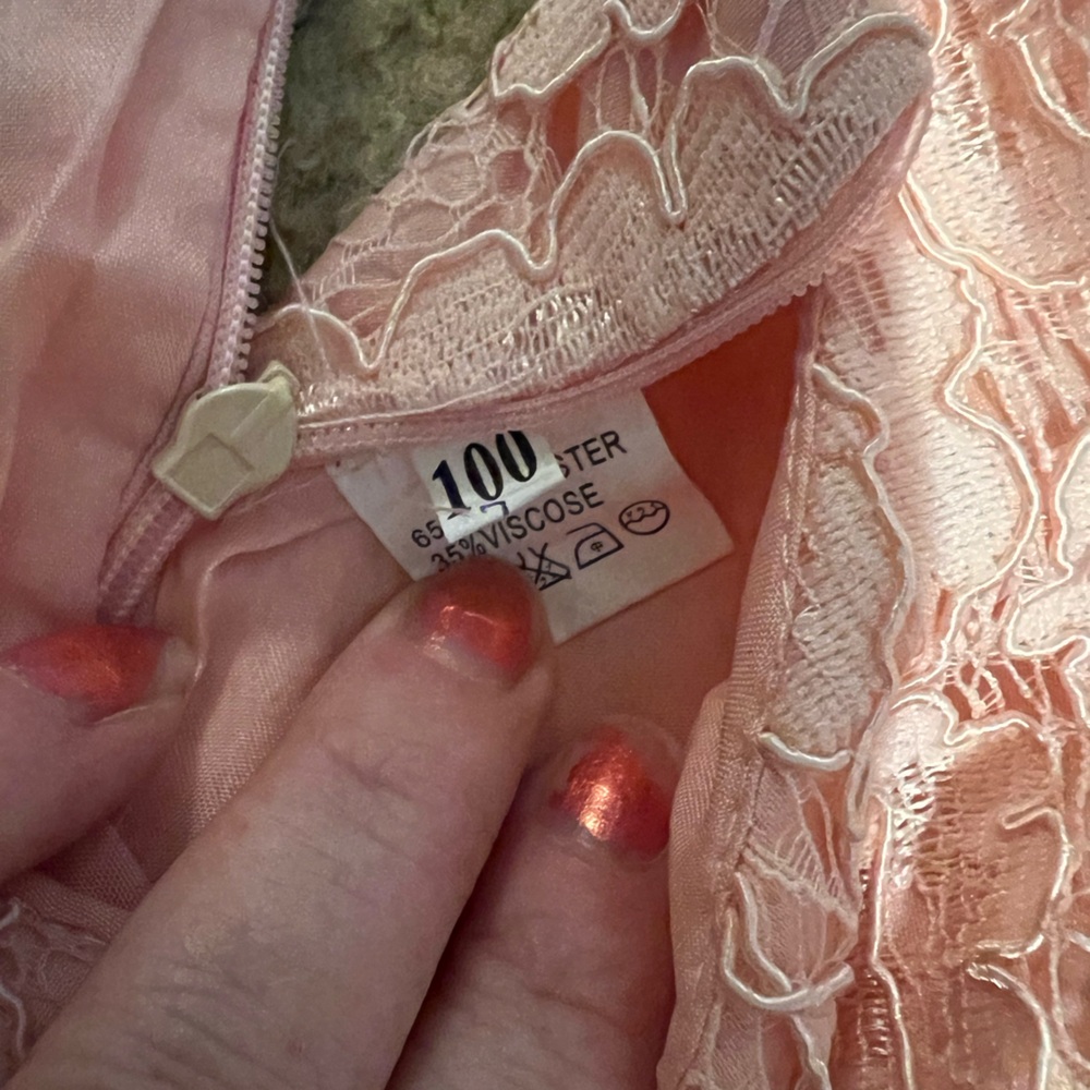 Girls pink lace dress. Size 100 (seems like a 3T)